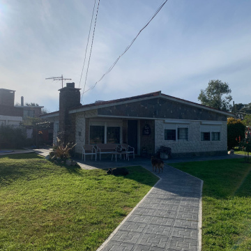 Venta casa, 3 dormitorios, amplio terreno, a 1 cuadra de la playa, Lomas de Solymar. Ciudad de la Costa.